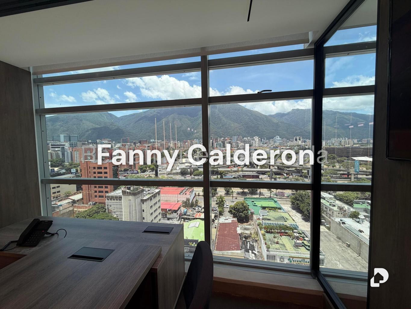 Oficina en Las Mercedes, Caracas – 29