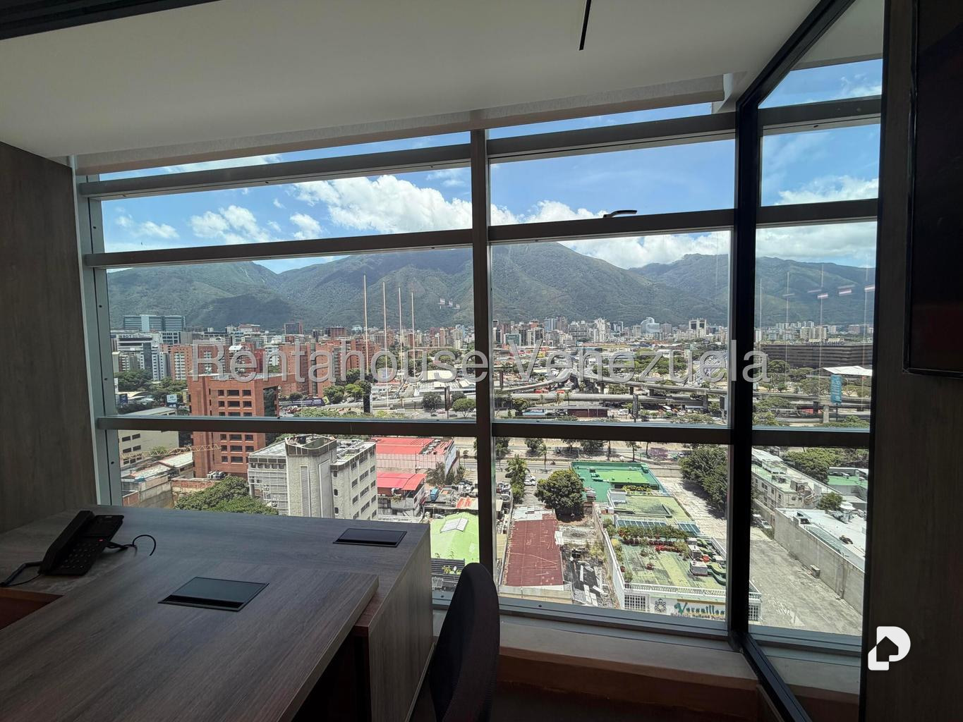 Oficina en Las Mercedes, Caracas