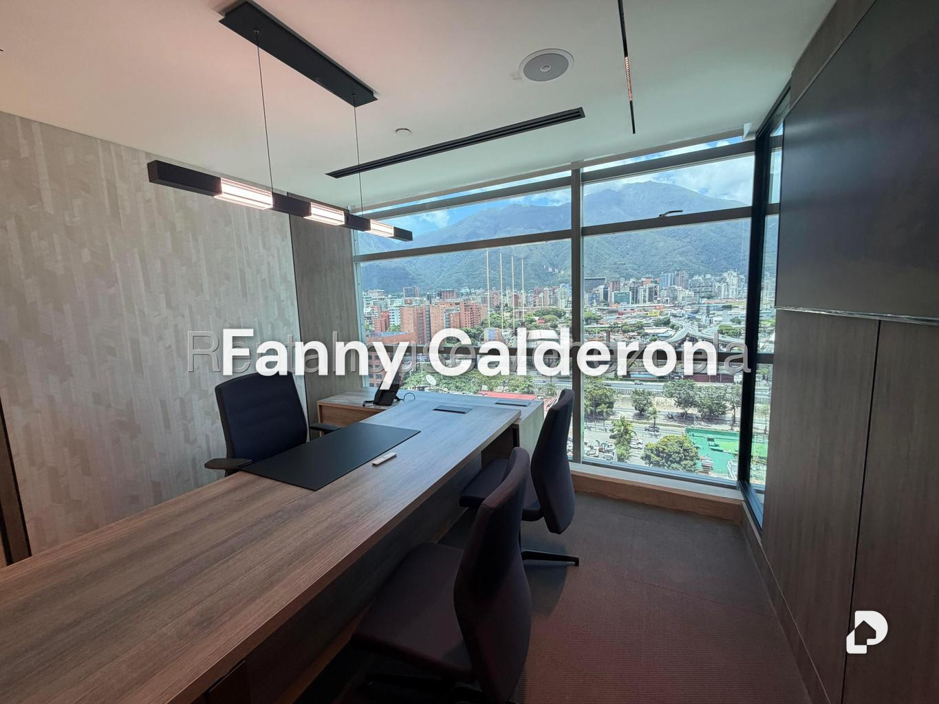 Oficina en Las Mercedes, Caracas – 30