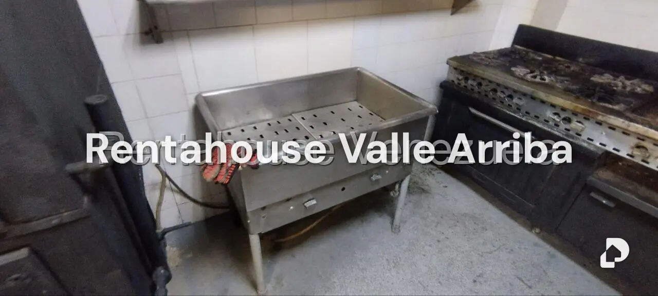 Local comercial en La Urbina, Caracas – 17