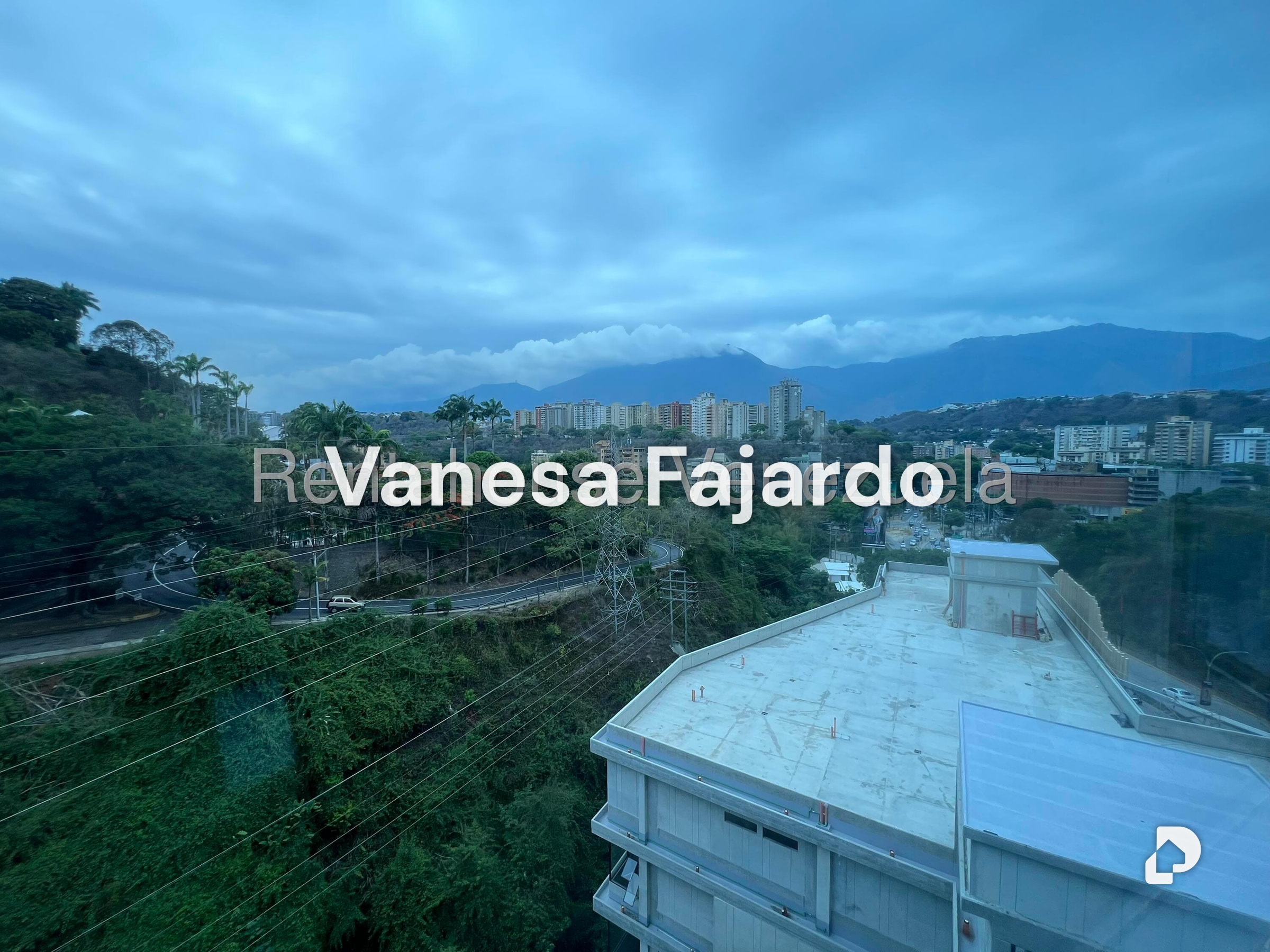 Oficina en Cerro Verde, Caracas – 13