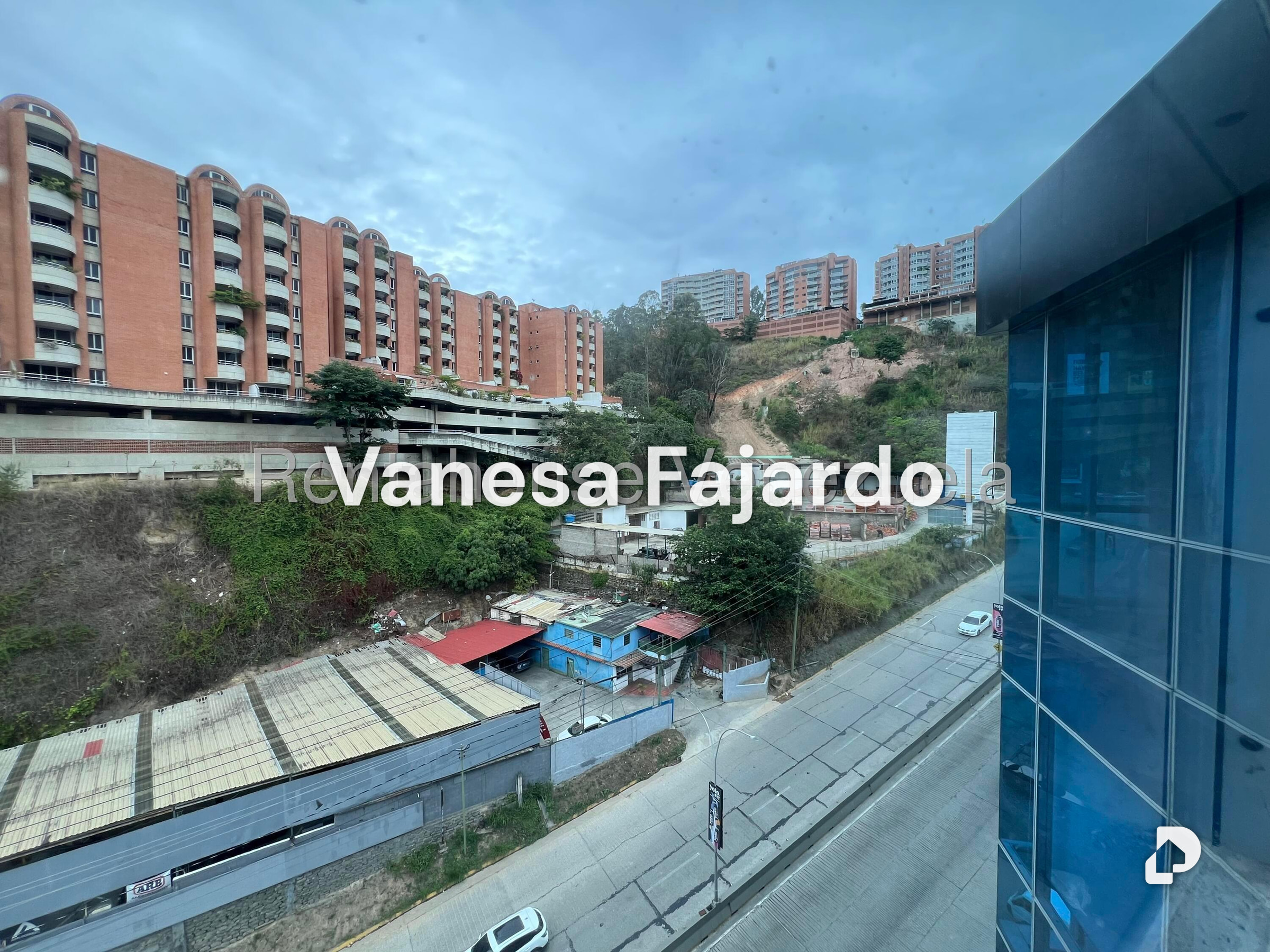Oficina en Cerro Verde, Caracas – 12