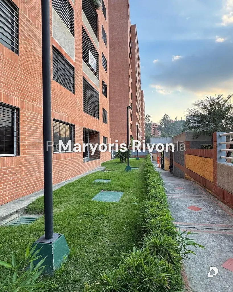Apartamento en Colinas de La Tahona, Caracas – 1
