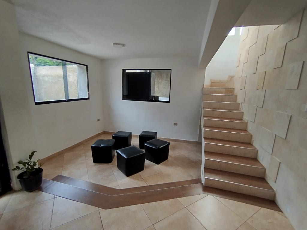 Casa en Colinas de Guataparo, Valencia - 1
