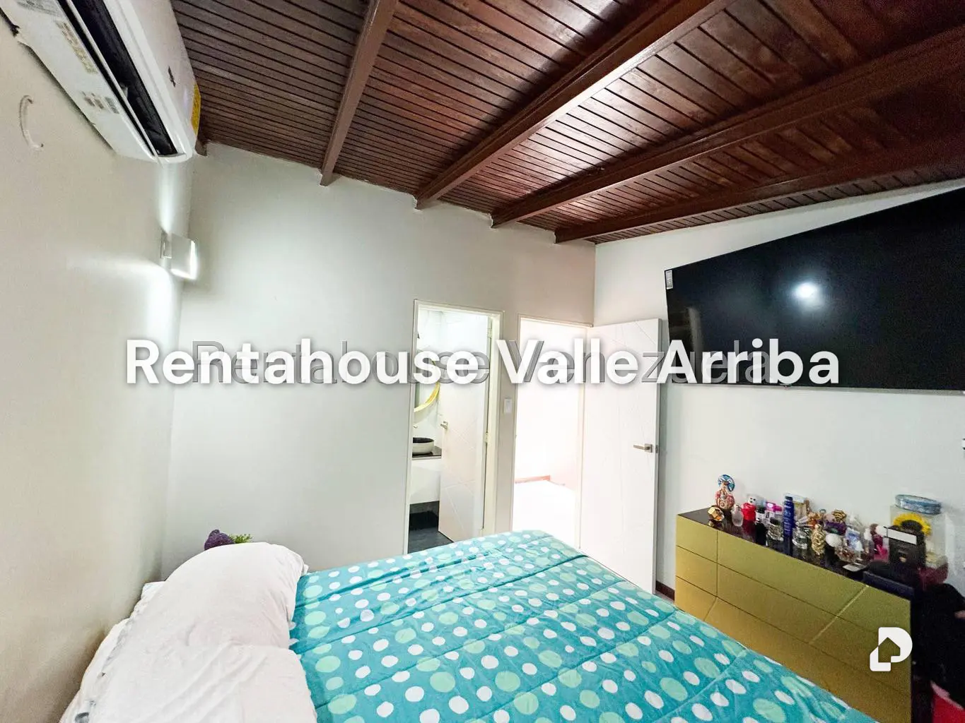 House in Alto Prado, Caracas – 15