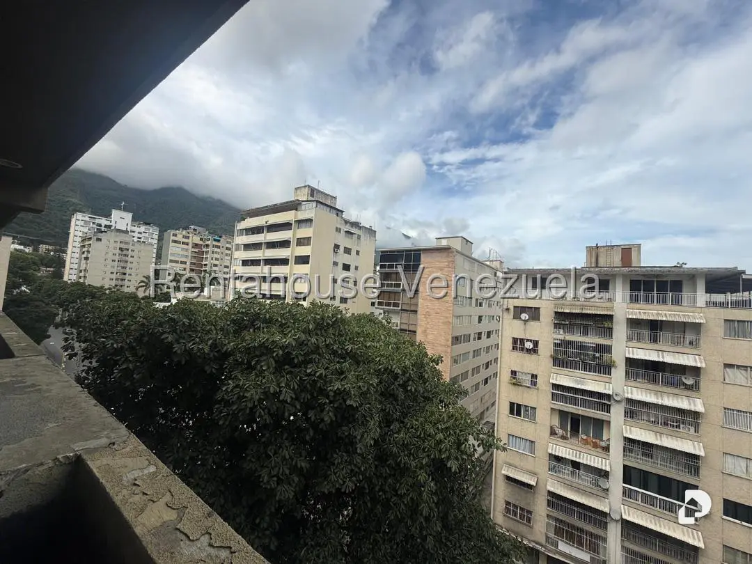 Apartamento en Los Palos Grandes, Caracas – 13