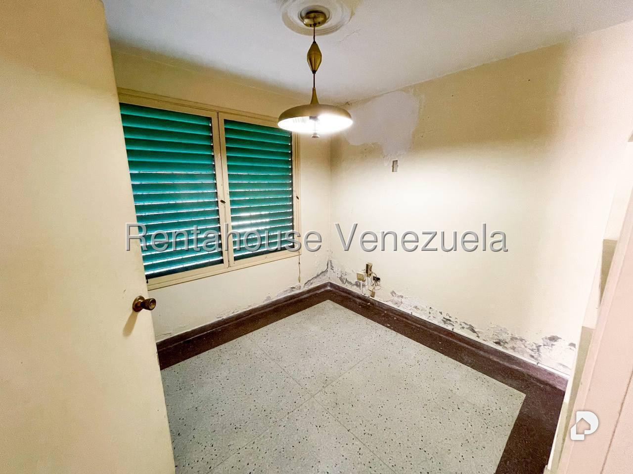 Casa en La Floresta, Caracas – 22