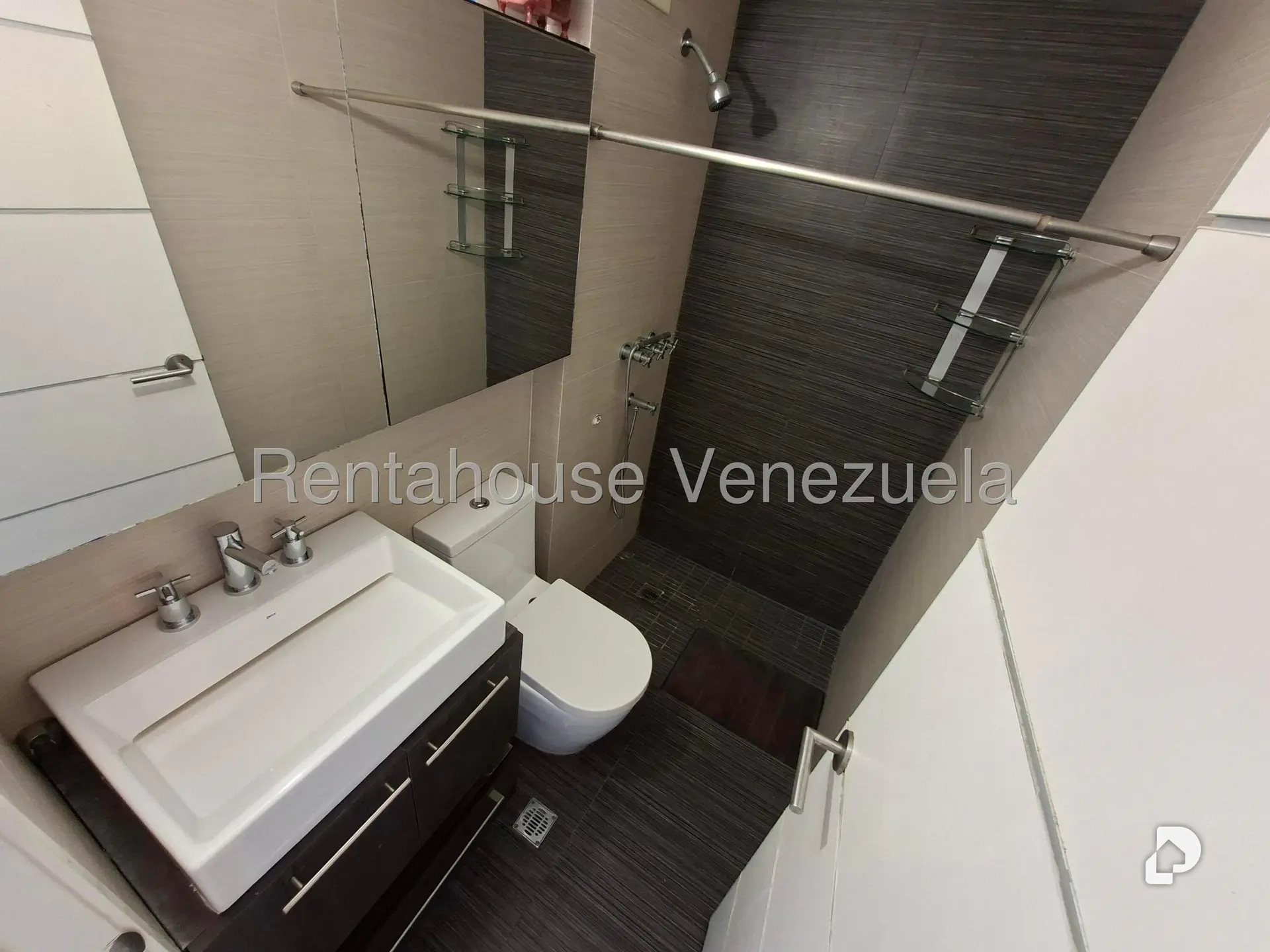 Apartamento en Hacienda El Encantado, Caracas – 13