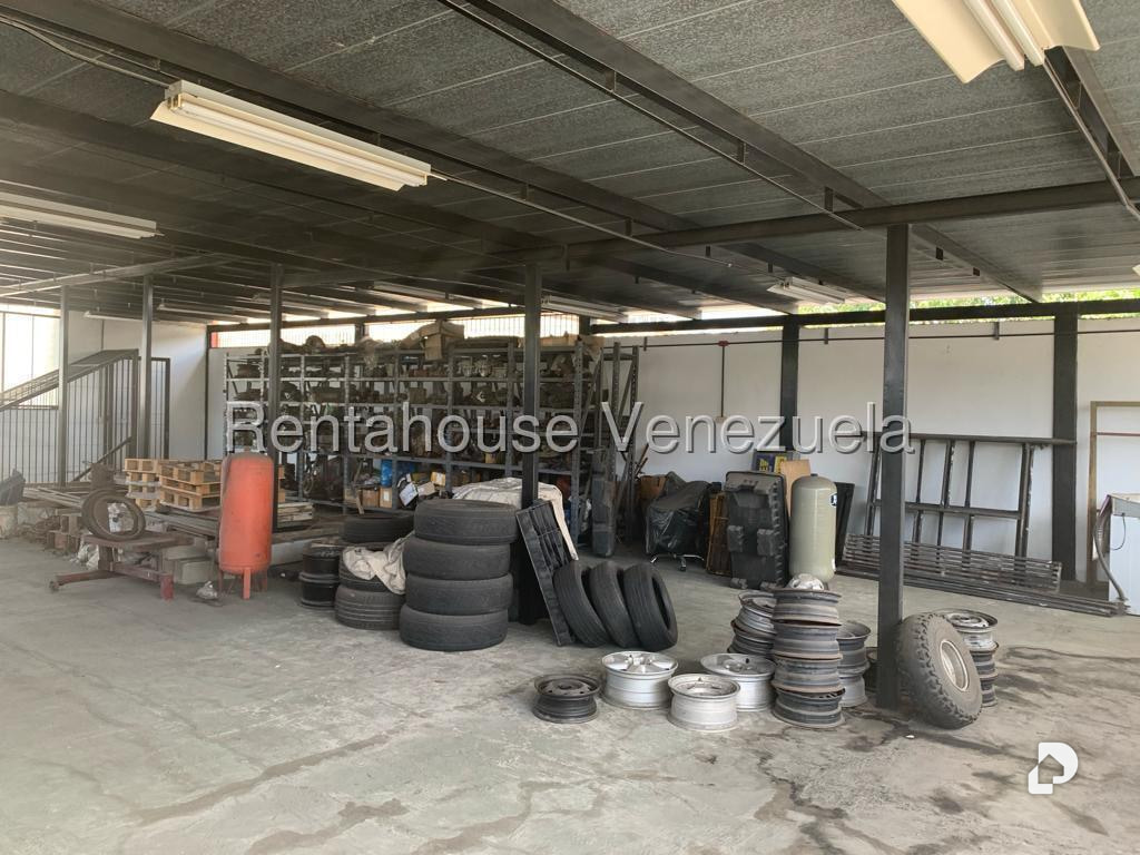 Local comercial en Prado de María, Caracas – 14