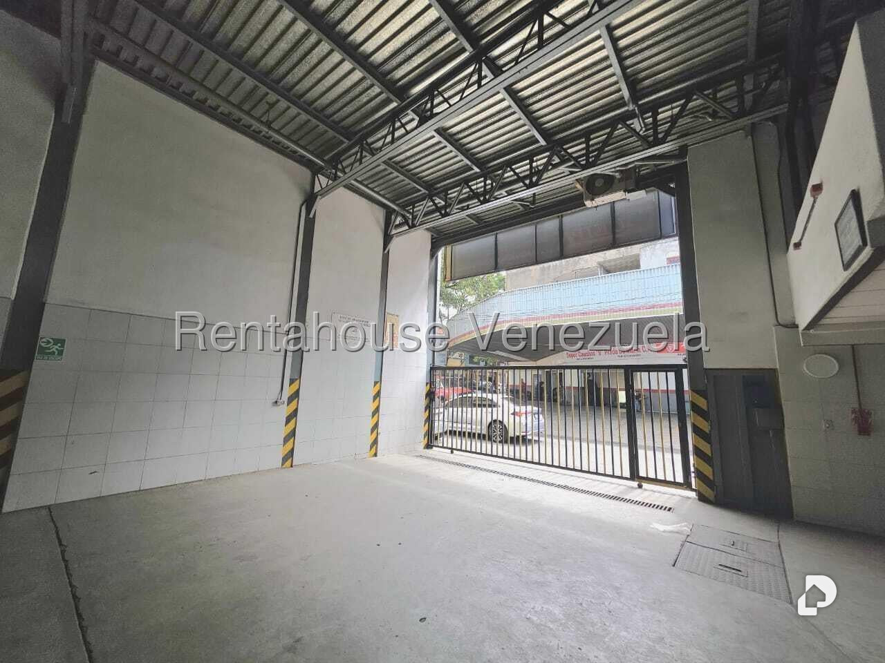 Local comercial en Prado de María, Caracas – 1