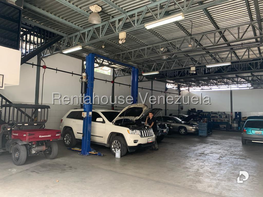 Local comercial en Prado de María, Caracas – 18