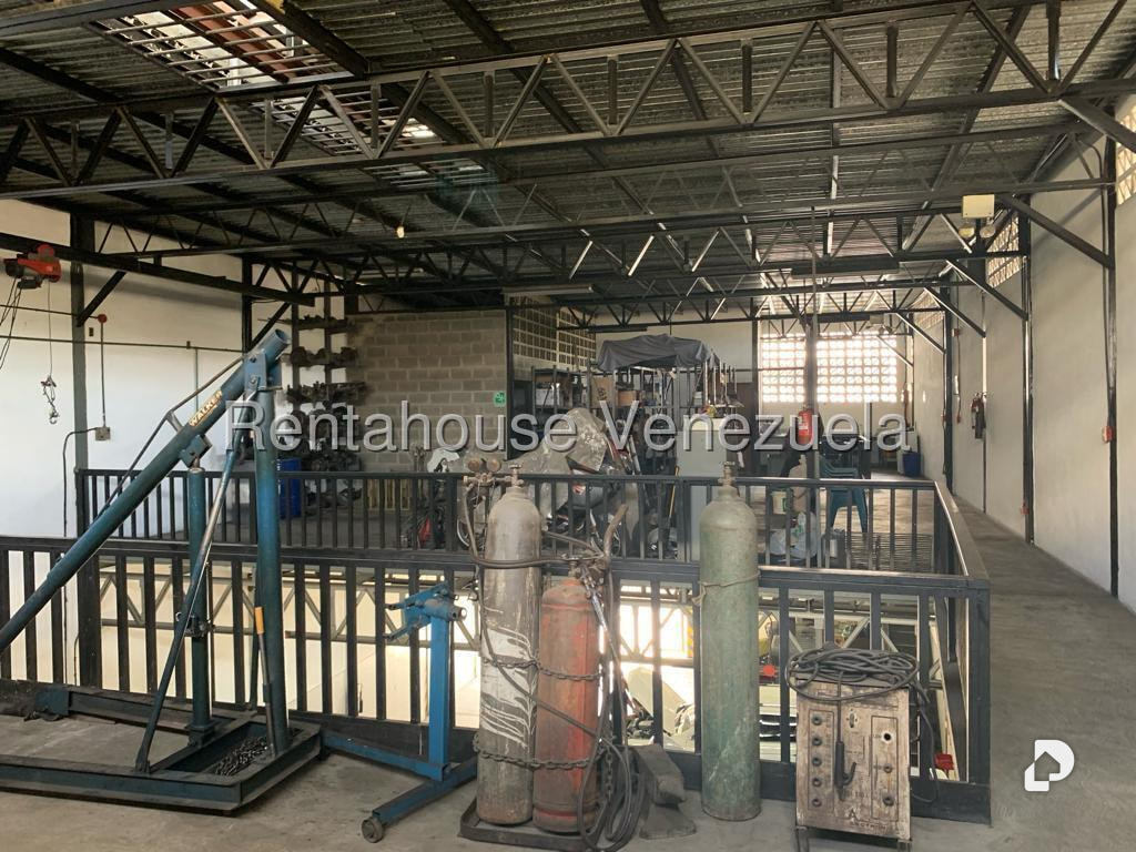 Local comercial en Prado de María, Caracas – 11