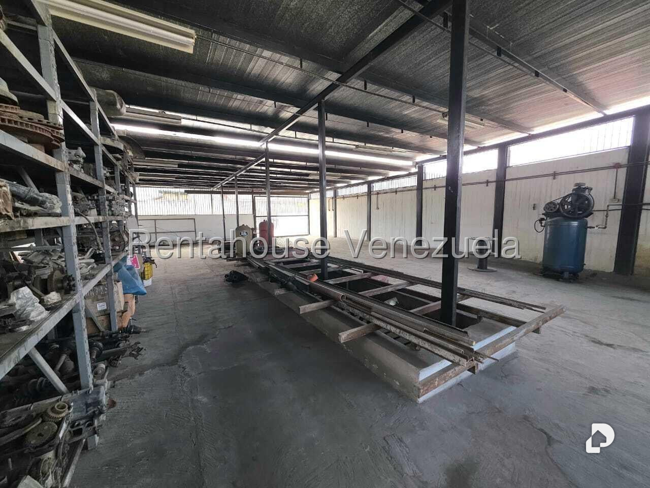 Local comercial en Prado de María, Caracas – 3