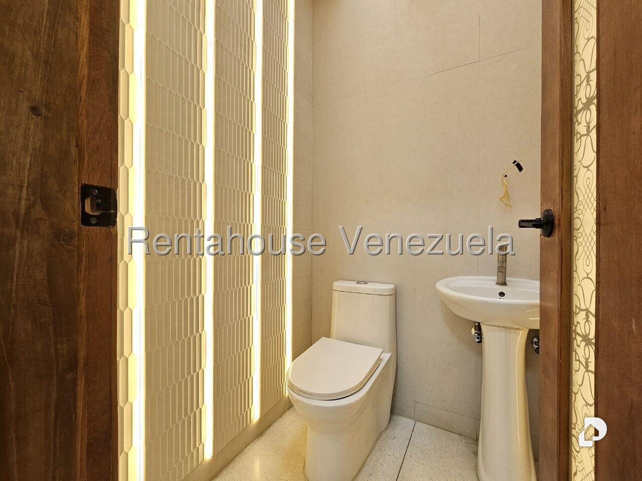 Local comercial en San Bernardino, Caracas – 28
