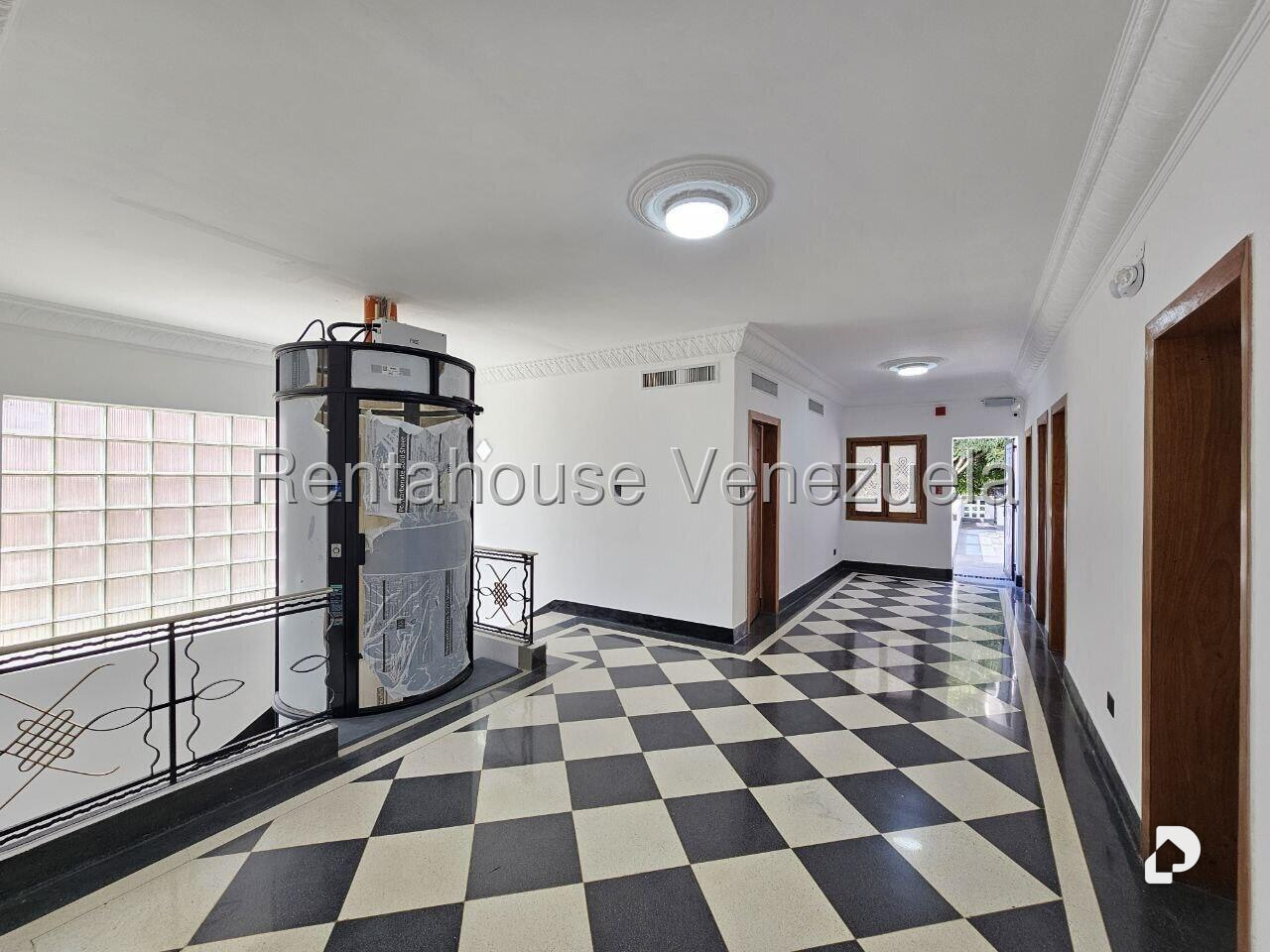 Local comercial en San Bernardino, Caracas – 30