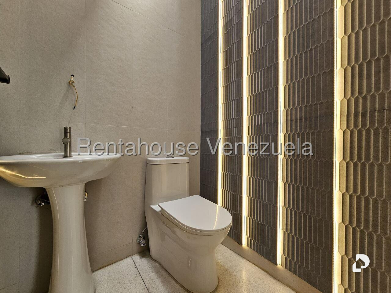 Local comercial en San Bernardino, Caracas – 27