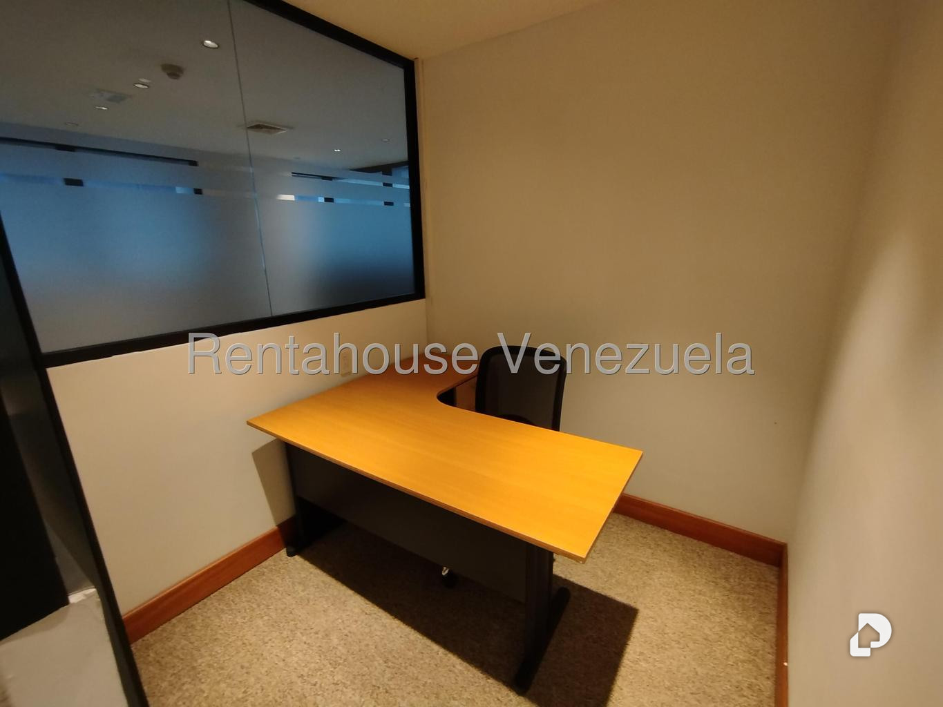 Oficina en El Rosal, Caracas – 24