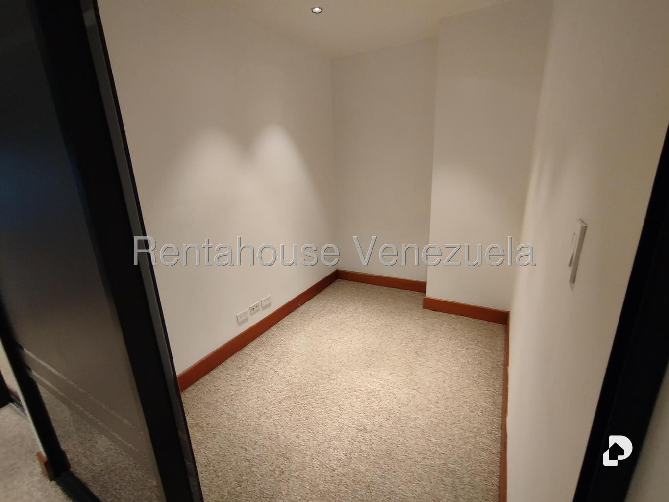 Oficina en El Rosal, Caracas – 25