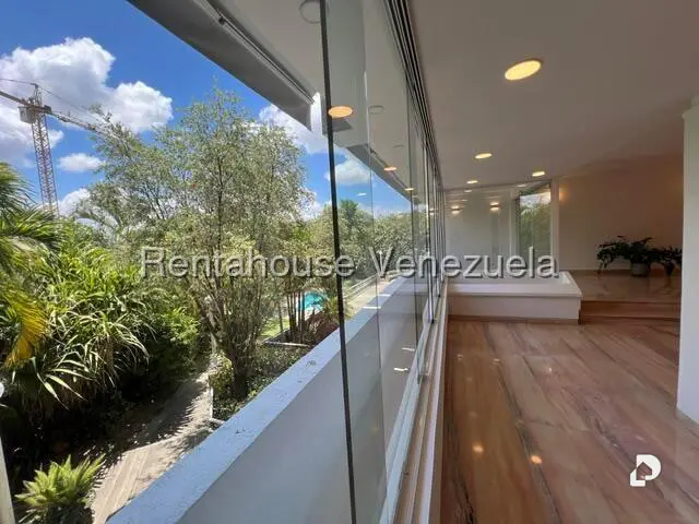 Apartamento en Altamira, Caracas – 2