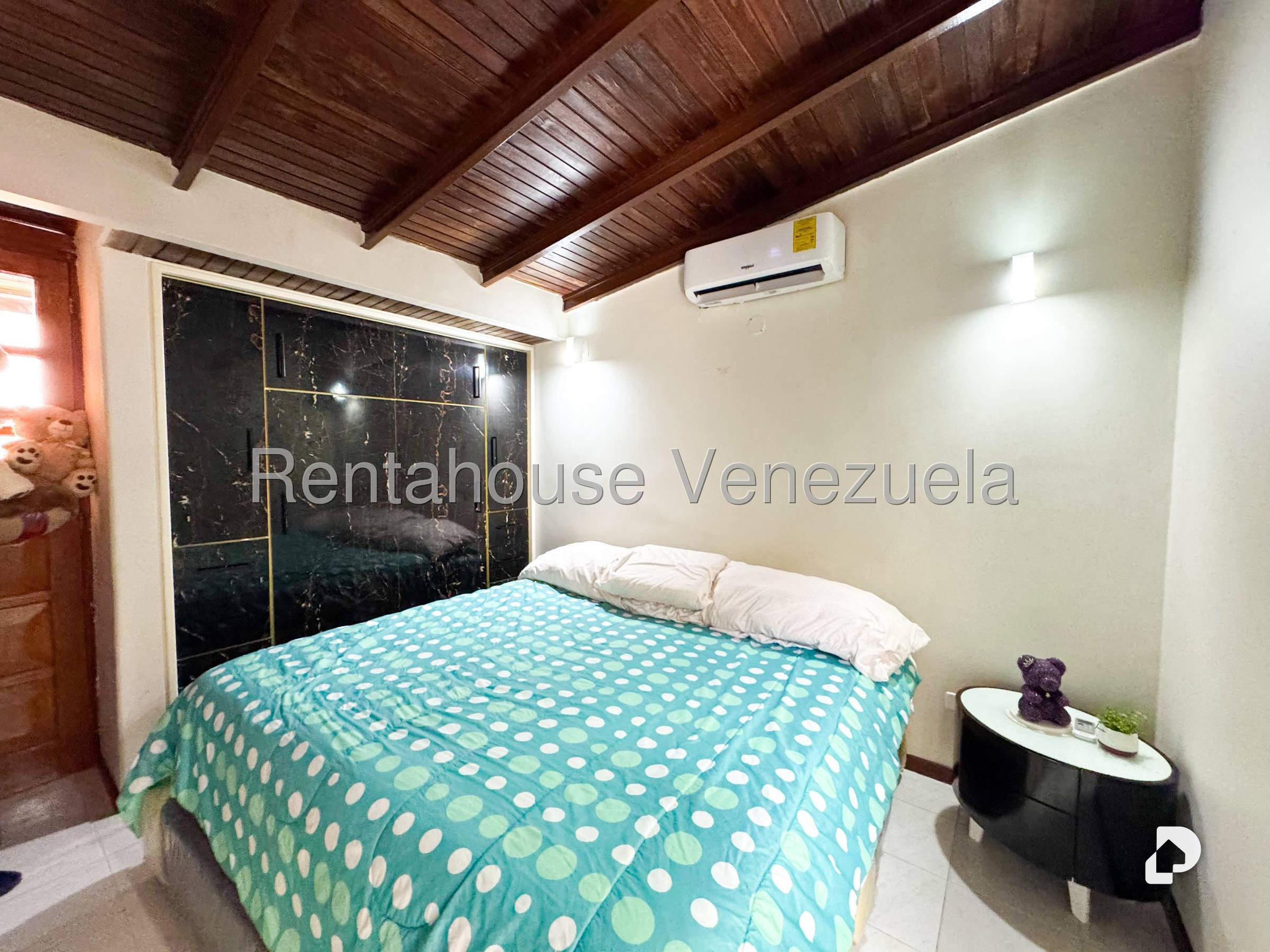 Casa en Alto Prado, Caracas – 23