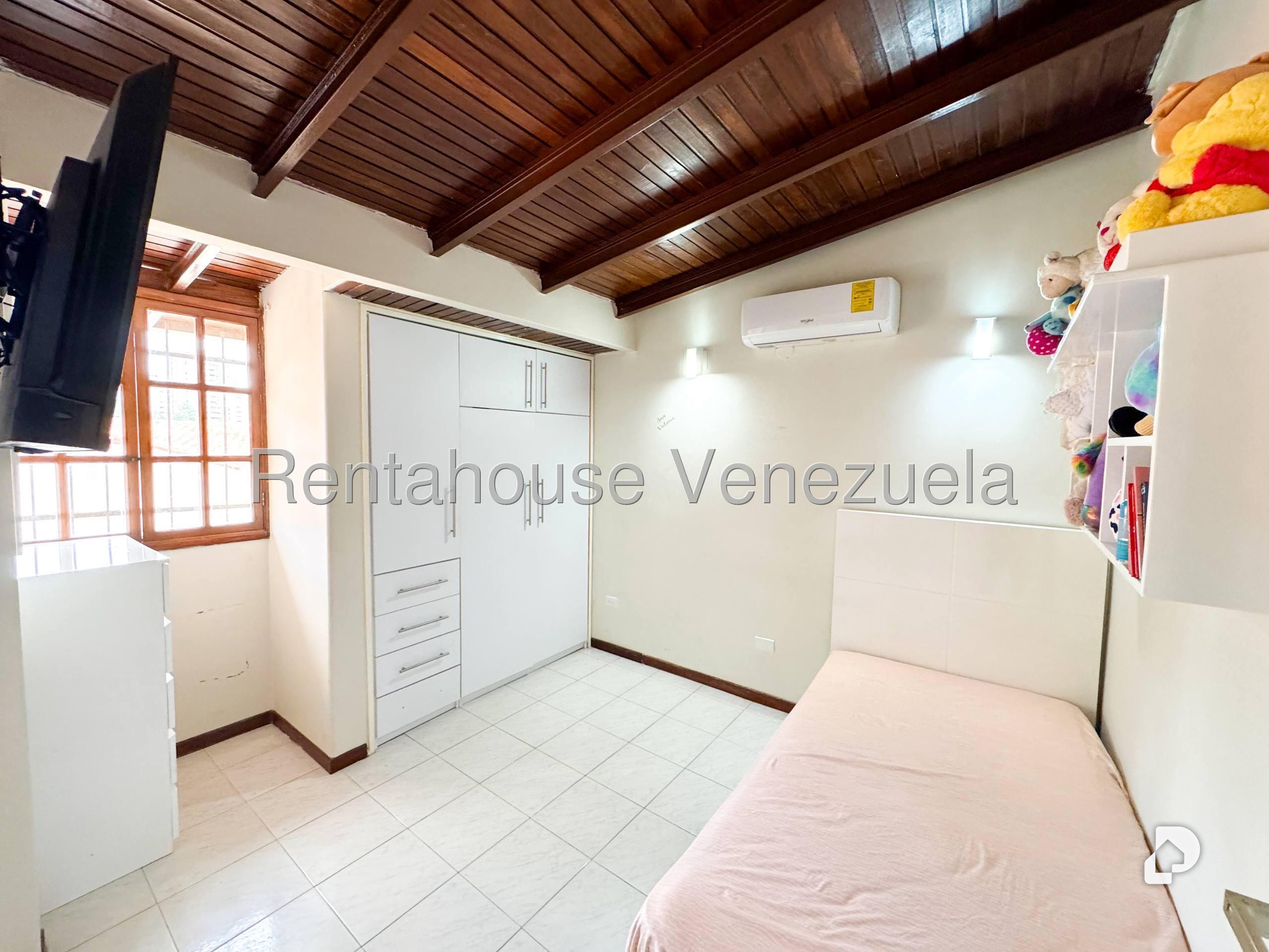 Casa en Alto Prado, Caracas – 27