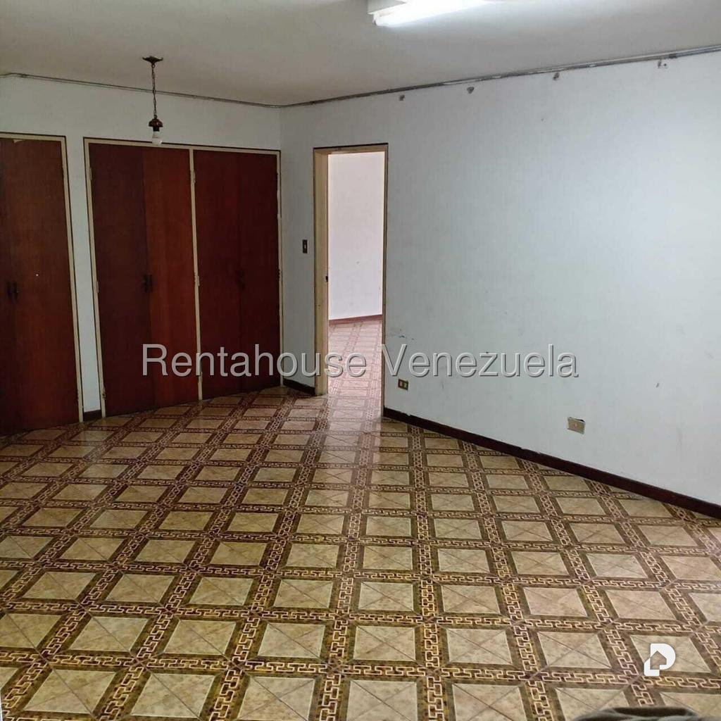 Casa en La Trinidad, Caracas – 17