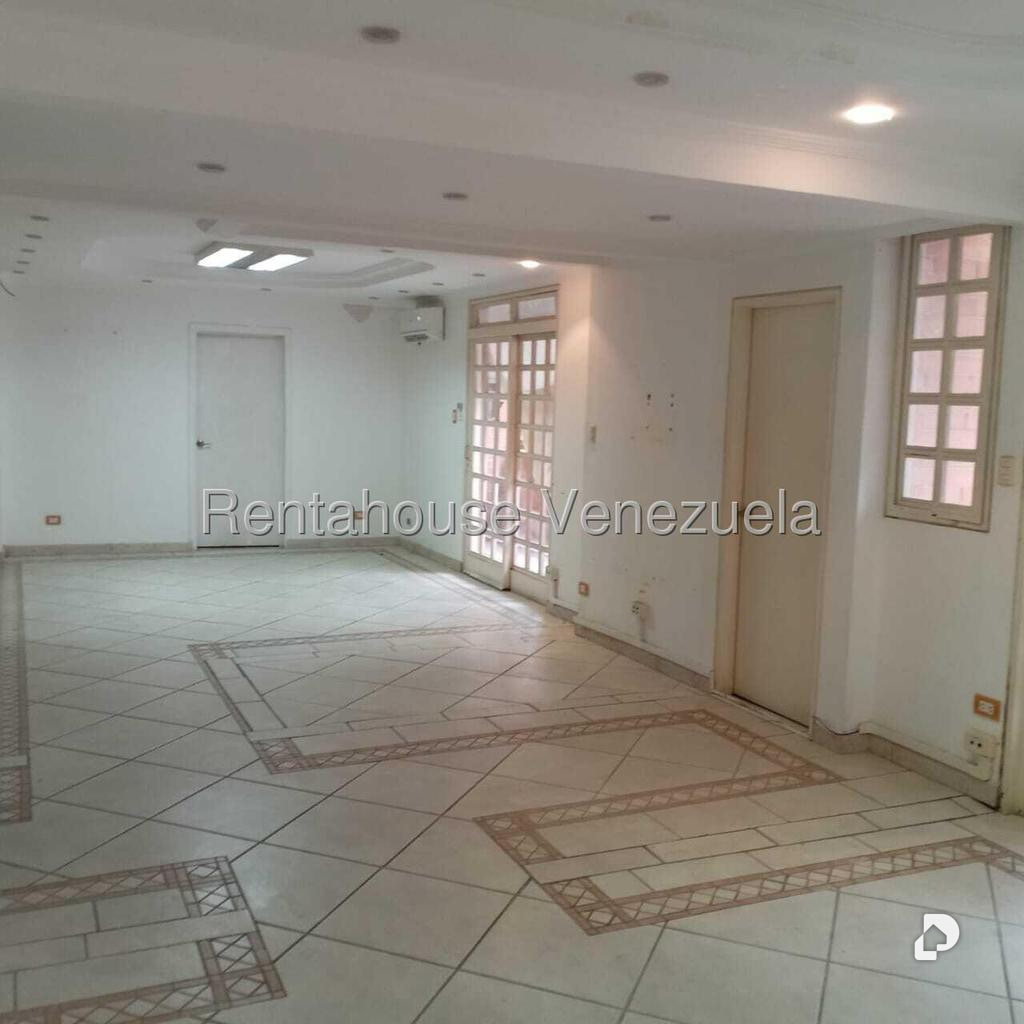 Casa en La Trinidad, Caracas – 24