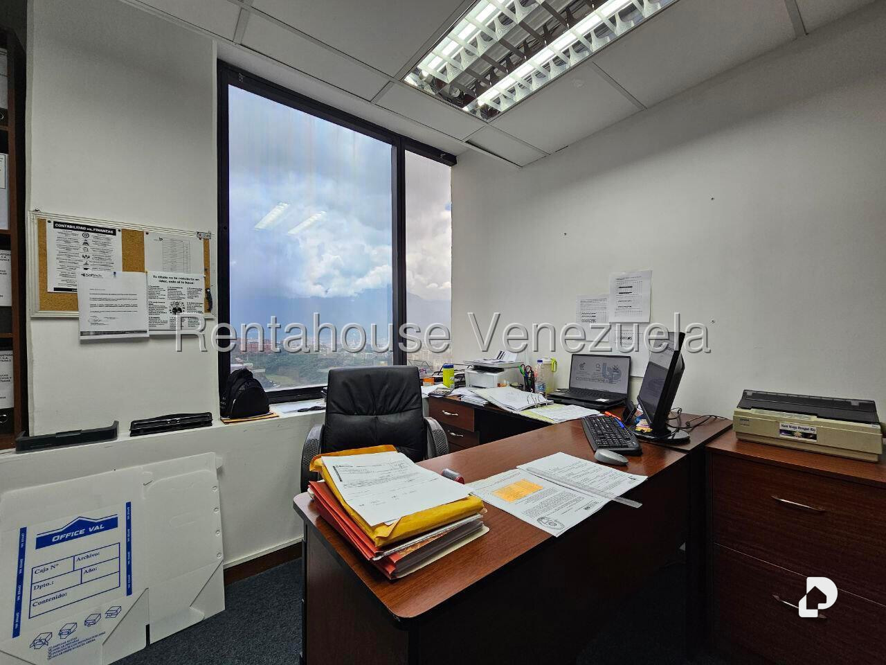 Oficina en Prados del Este, Caracas – 11