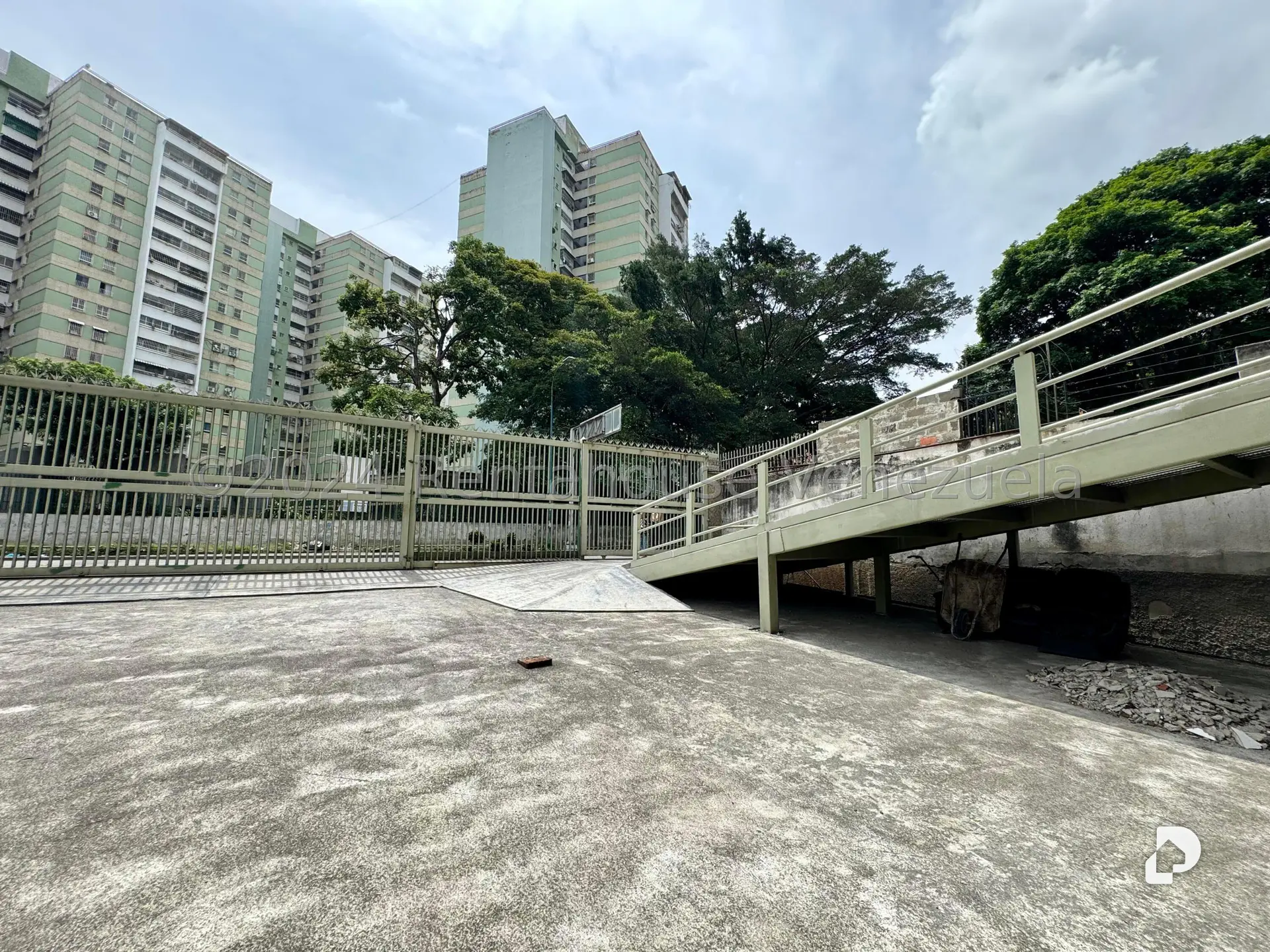 Local comercial en El Paraíso, Caracas