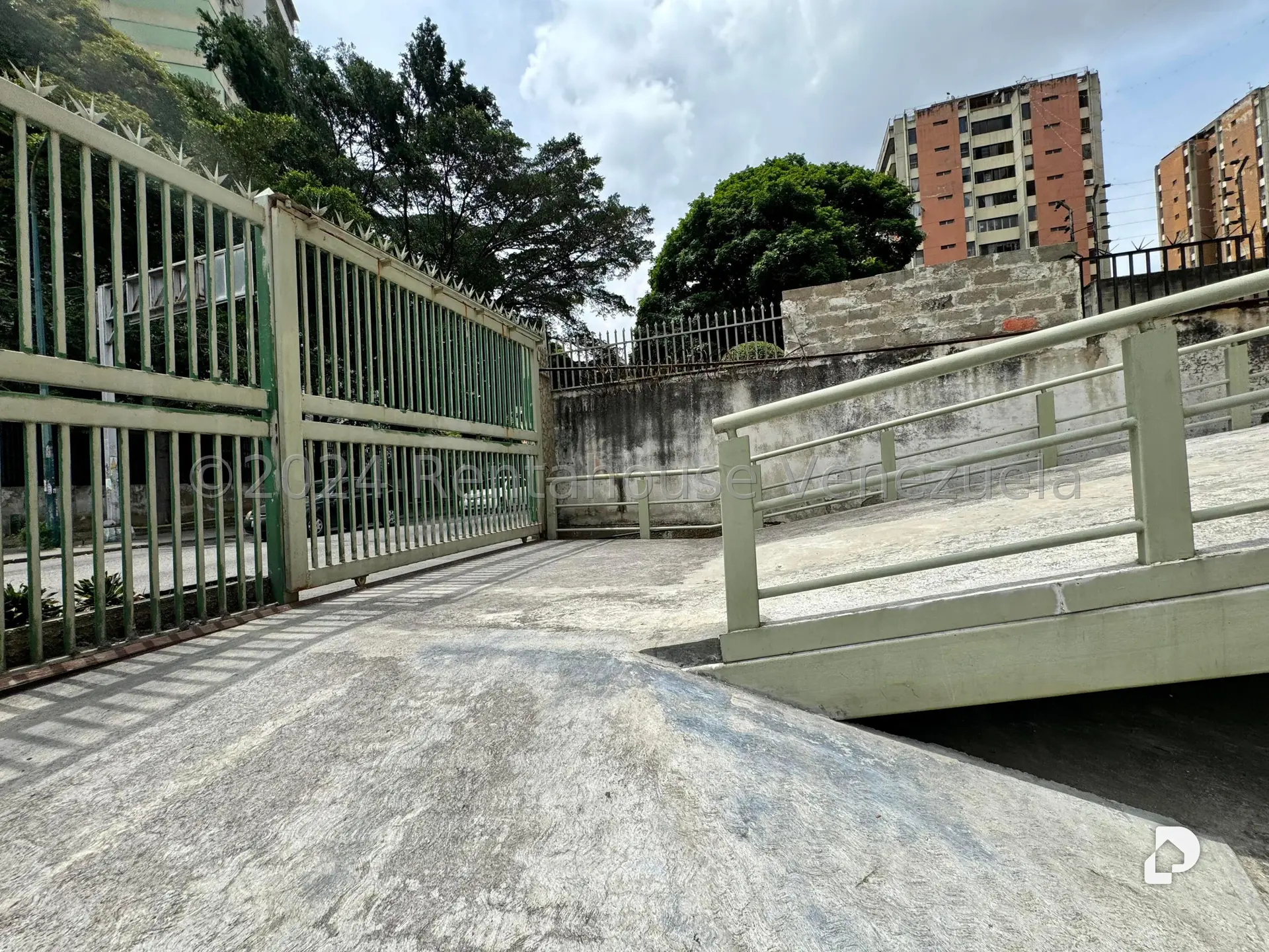 Local comercial en El Paraíso, Caracas
