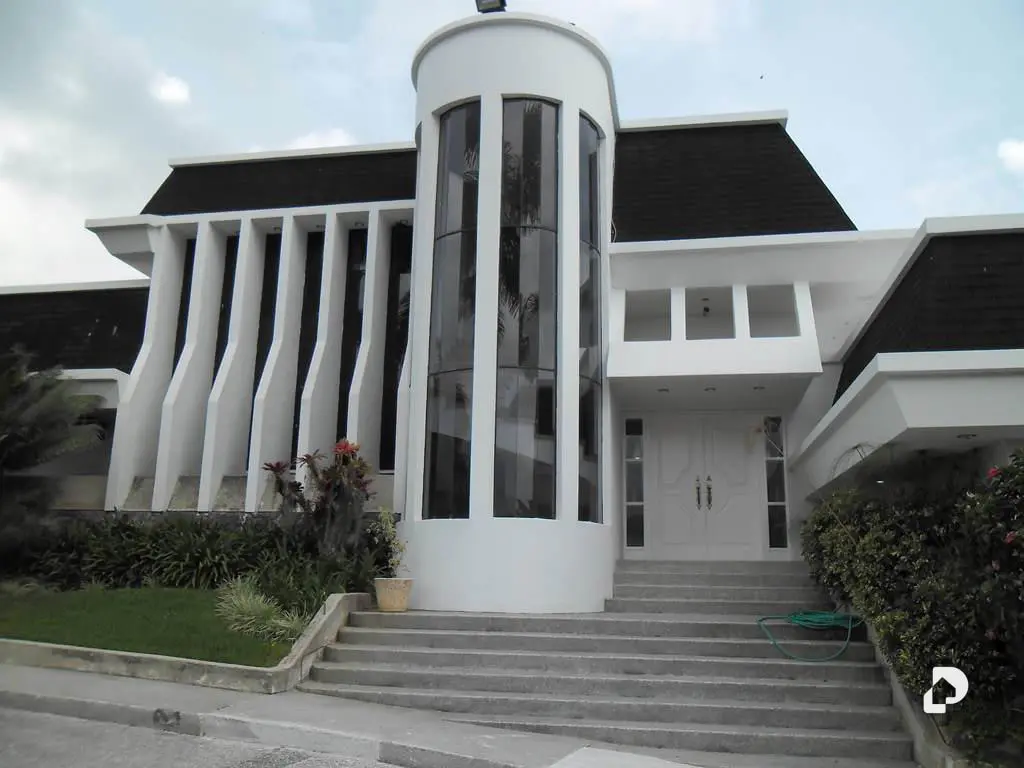 Casa en La Lagunita Country Club, Caracas