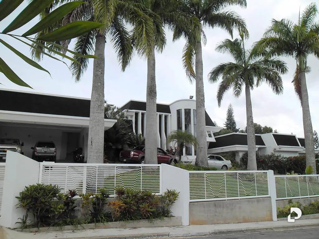 Casa en La Lagunita Country Club, Caracas