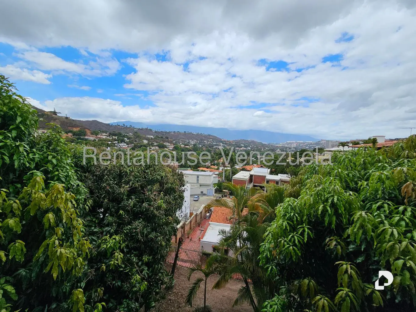 Casa en Prados del Este, Caracas – 13
