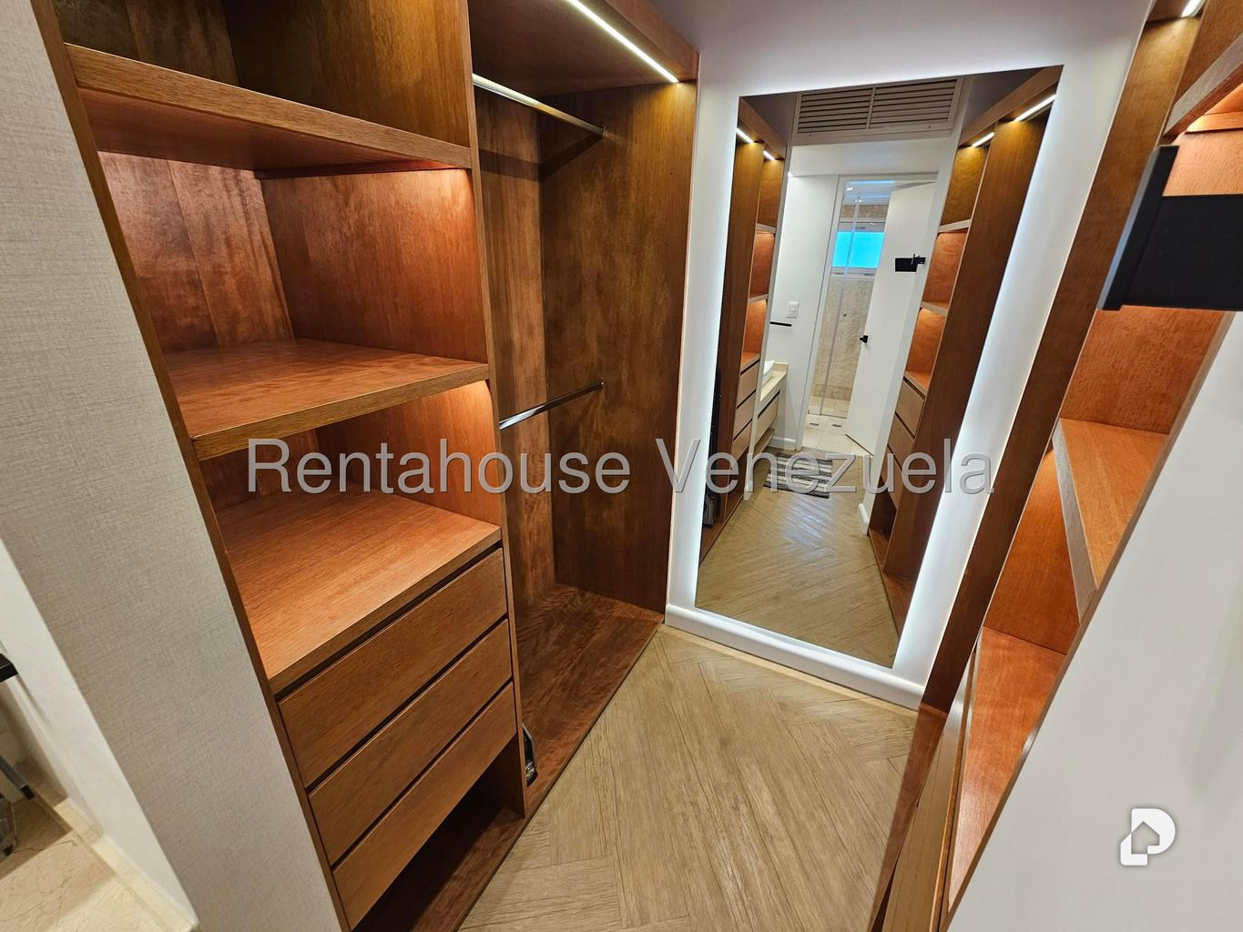 Apartamento en Campo Alegre, Caracas – 13