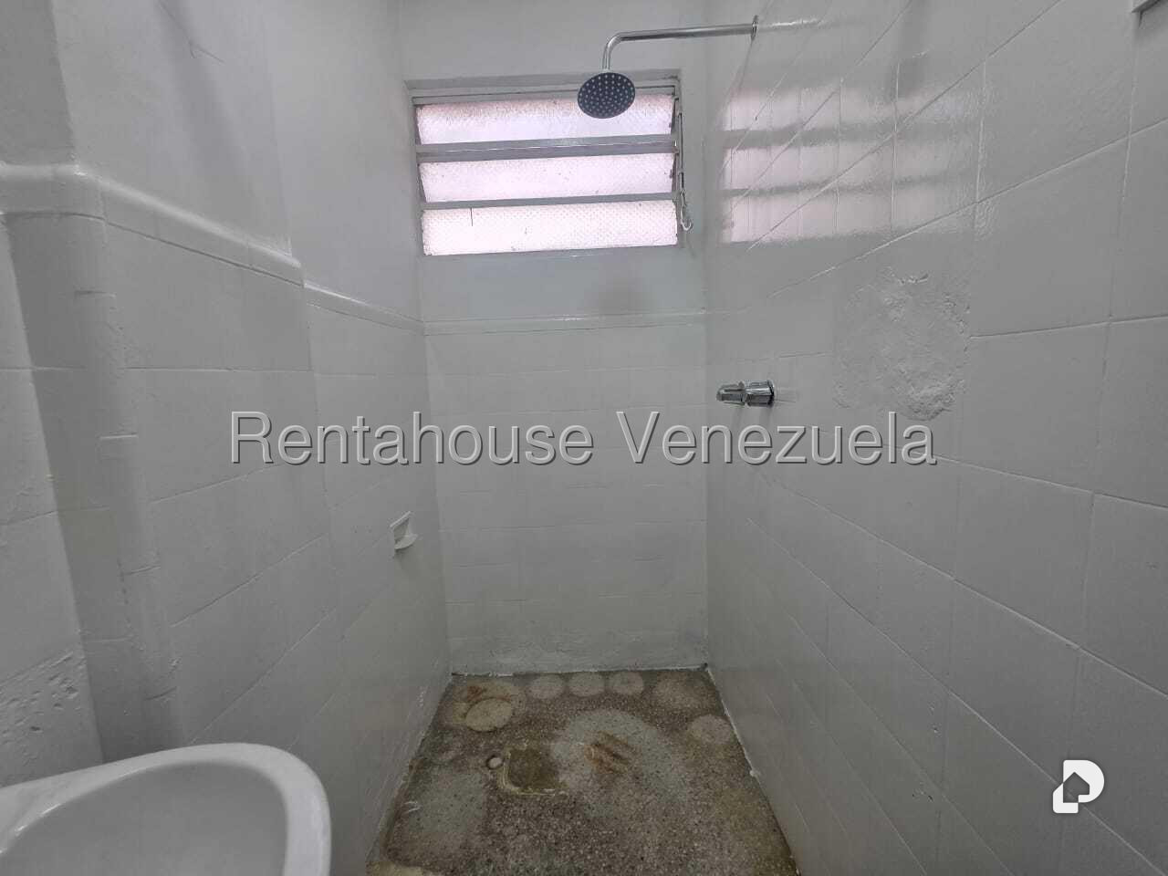 Apartamento en Lebrun, Caracas – 11