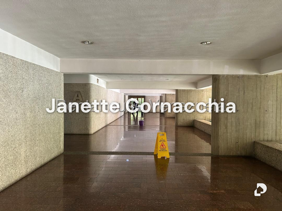 Apartment in Colinas de La California, Caracas – 4