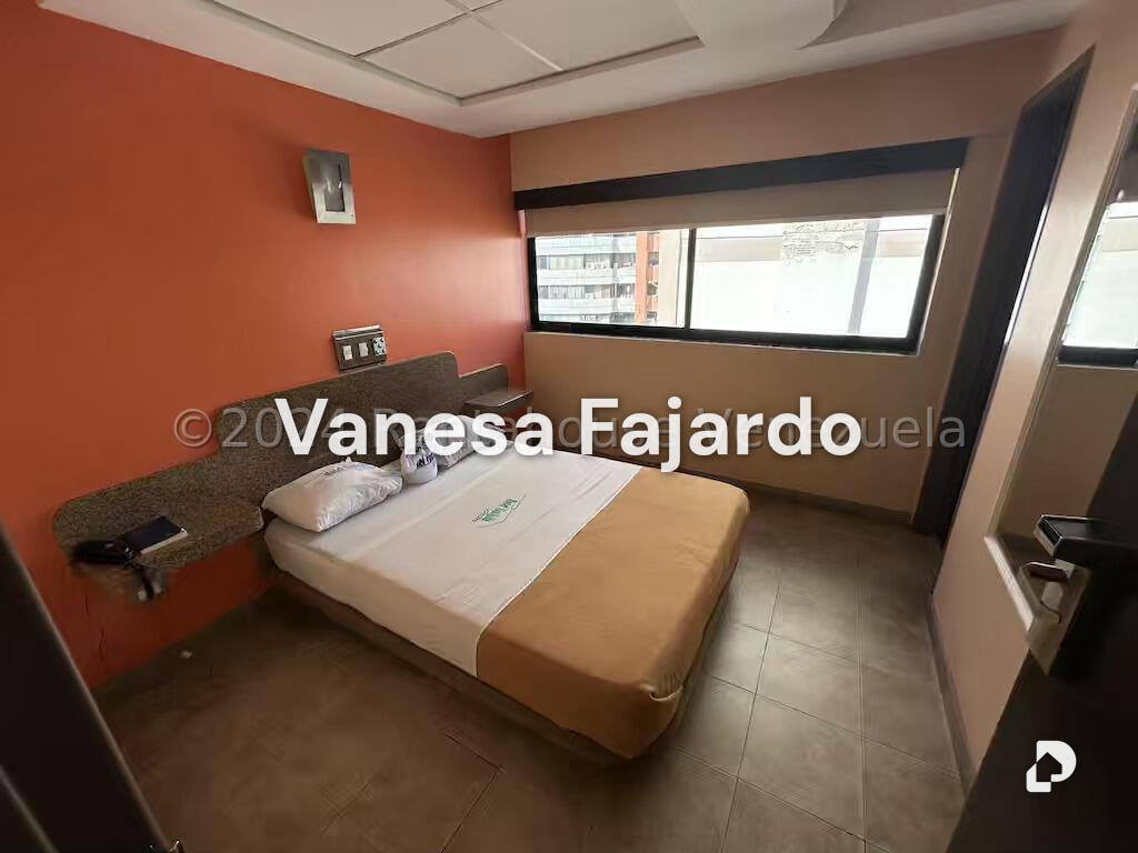 Edificio en Sabana Grande, Caracas – 19