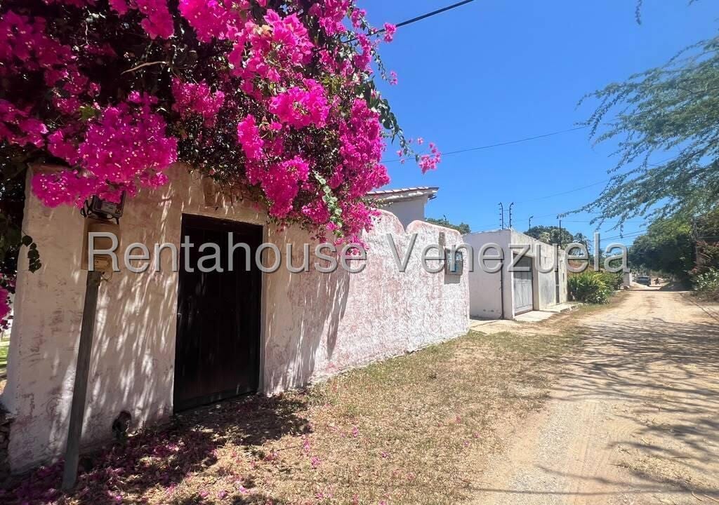 House in El Tirano, Porlamar - 1
