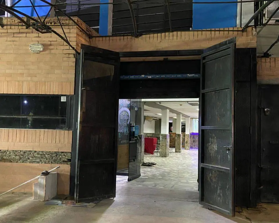 Local comercial en Valencia - 1