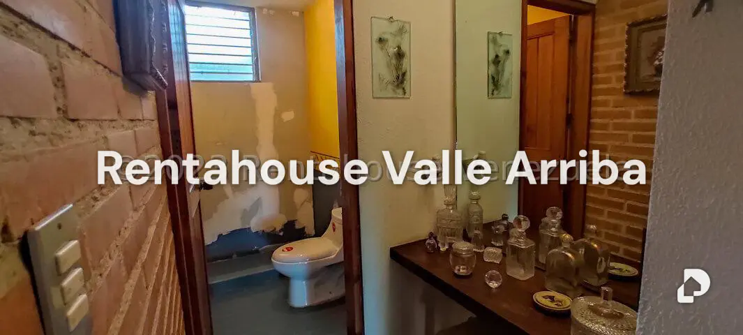 House in La Lagunita Country Club, Caracas – 16