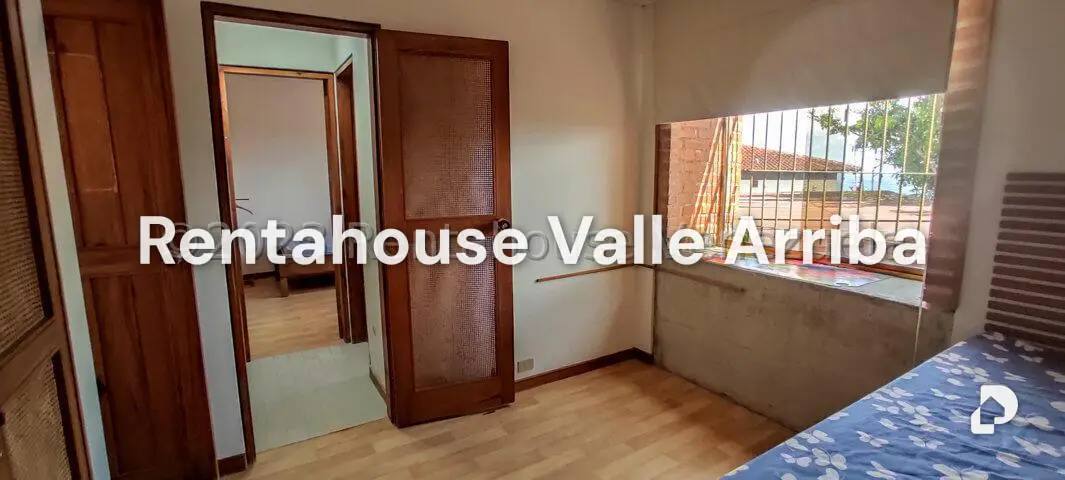 House in La Lagunita Country Club, Caracas – 24