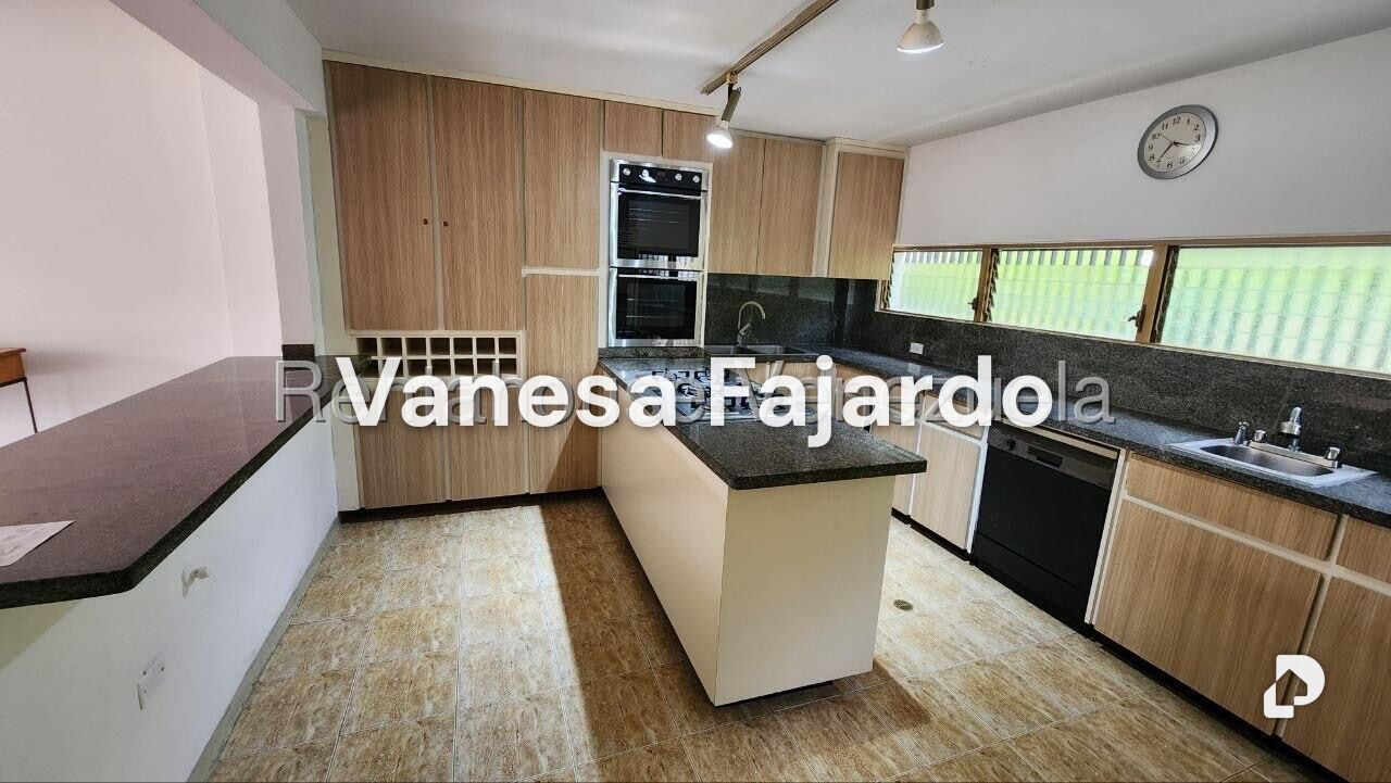 Casa en Los Naranjos (del Cafetal), Caracas – 2