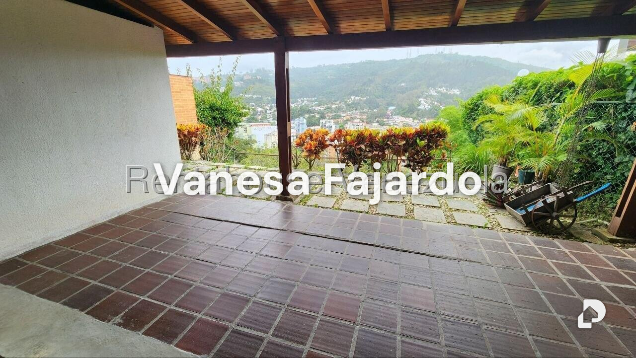 Casa en Los Naranjos (del Cafetal), Caracas – 25