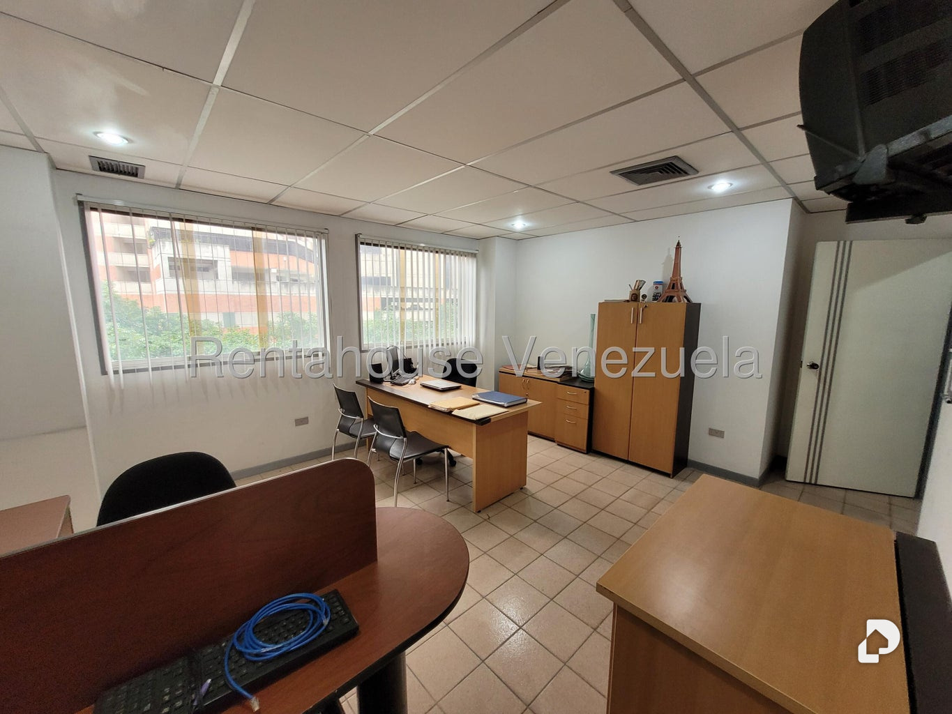 Local comercial en Parroquia La Candelaria, Caracas – 15