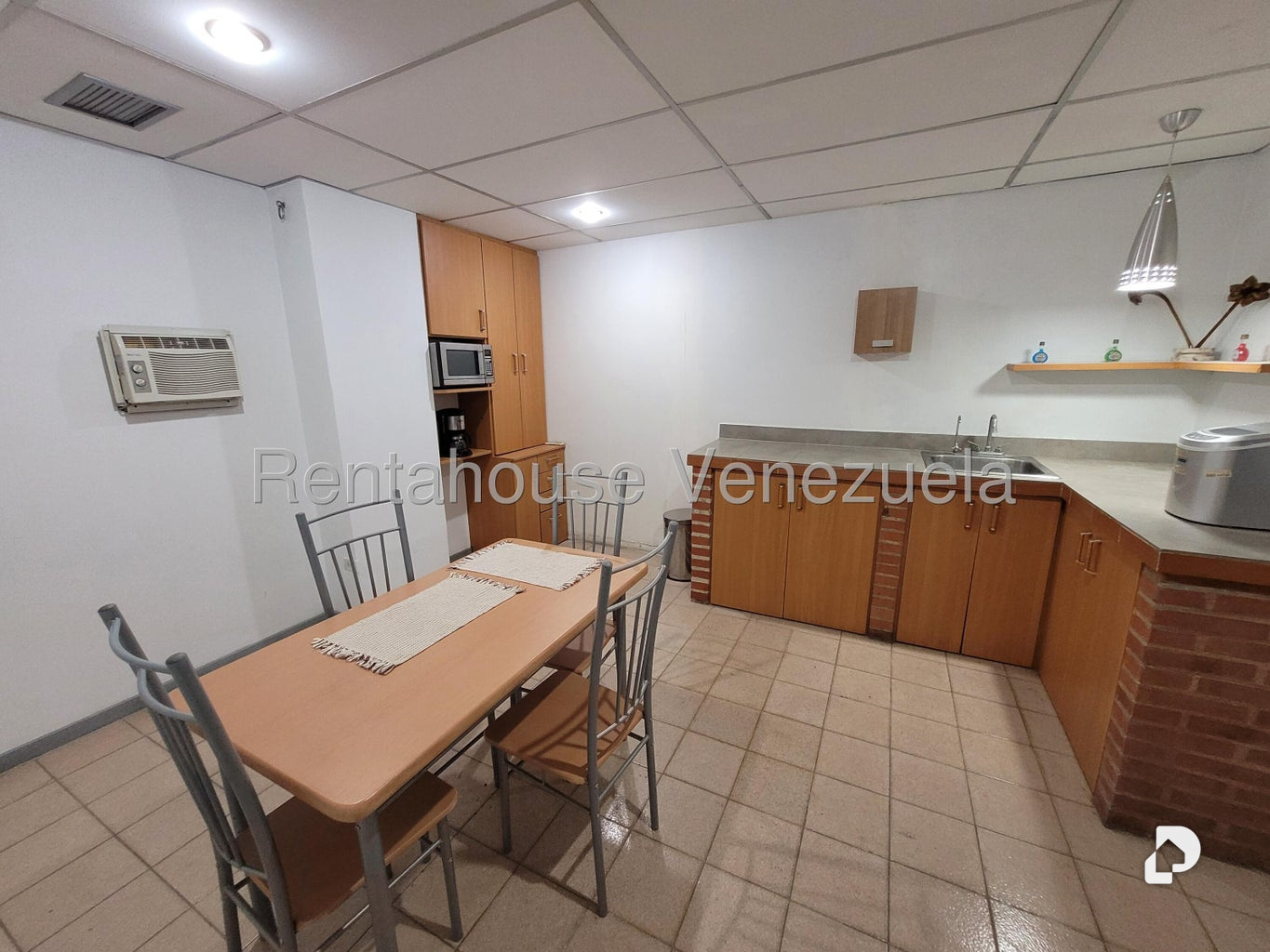 Local comercial en Parroquia La Candelaria, Caracas – 9