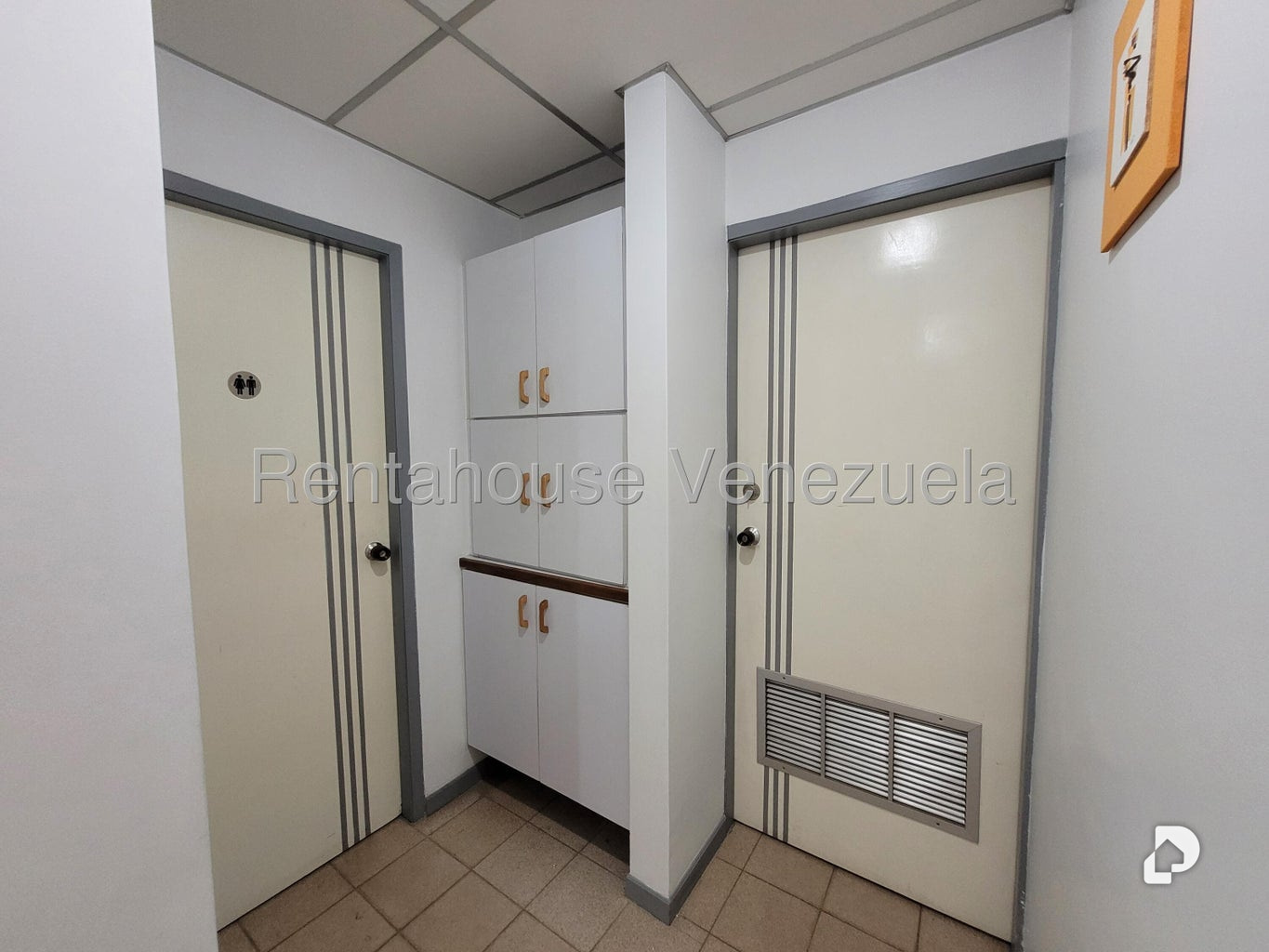 Local comercial en Parroquia La Candelaria, Caracas – 16