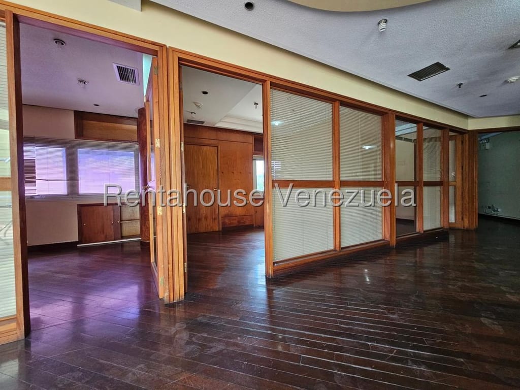 Edificio en Las Mercedes, Caracas