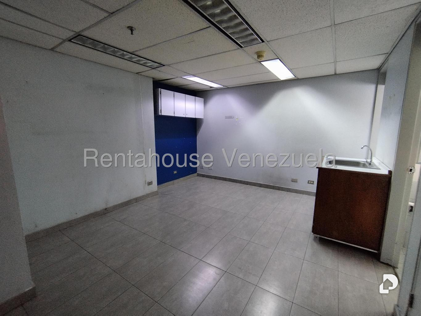 Oficina en Plaza Venezuela, Caracas – 19