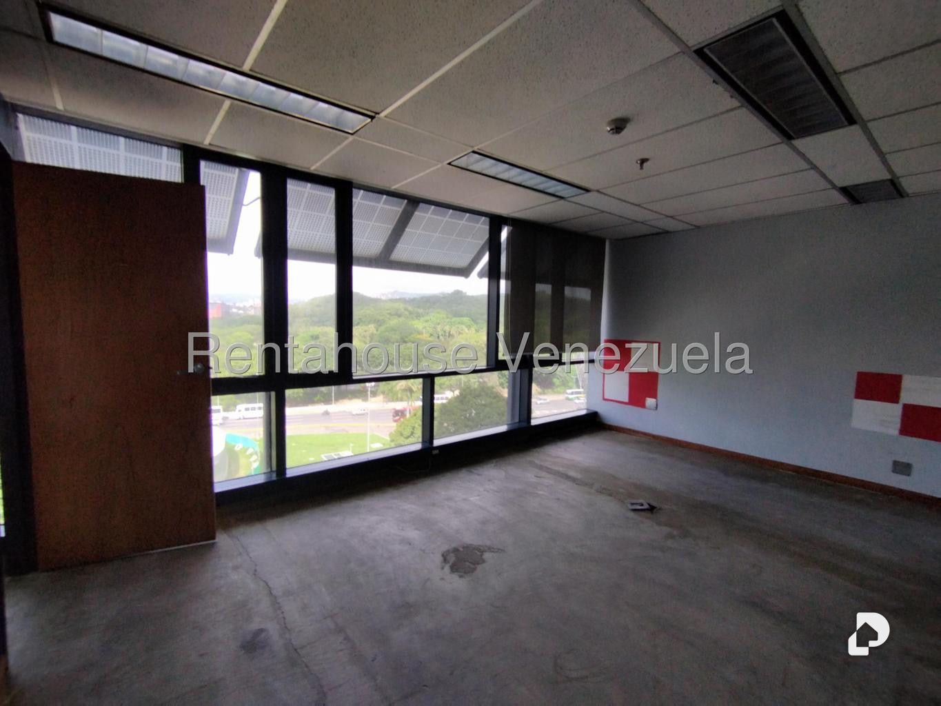 Oficina en Plaza Venezuela, Caracas – 13