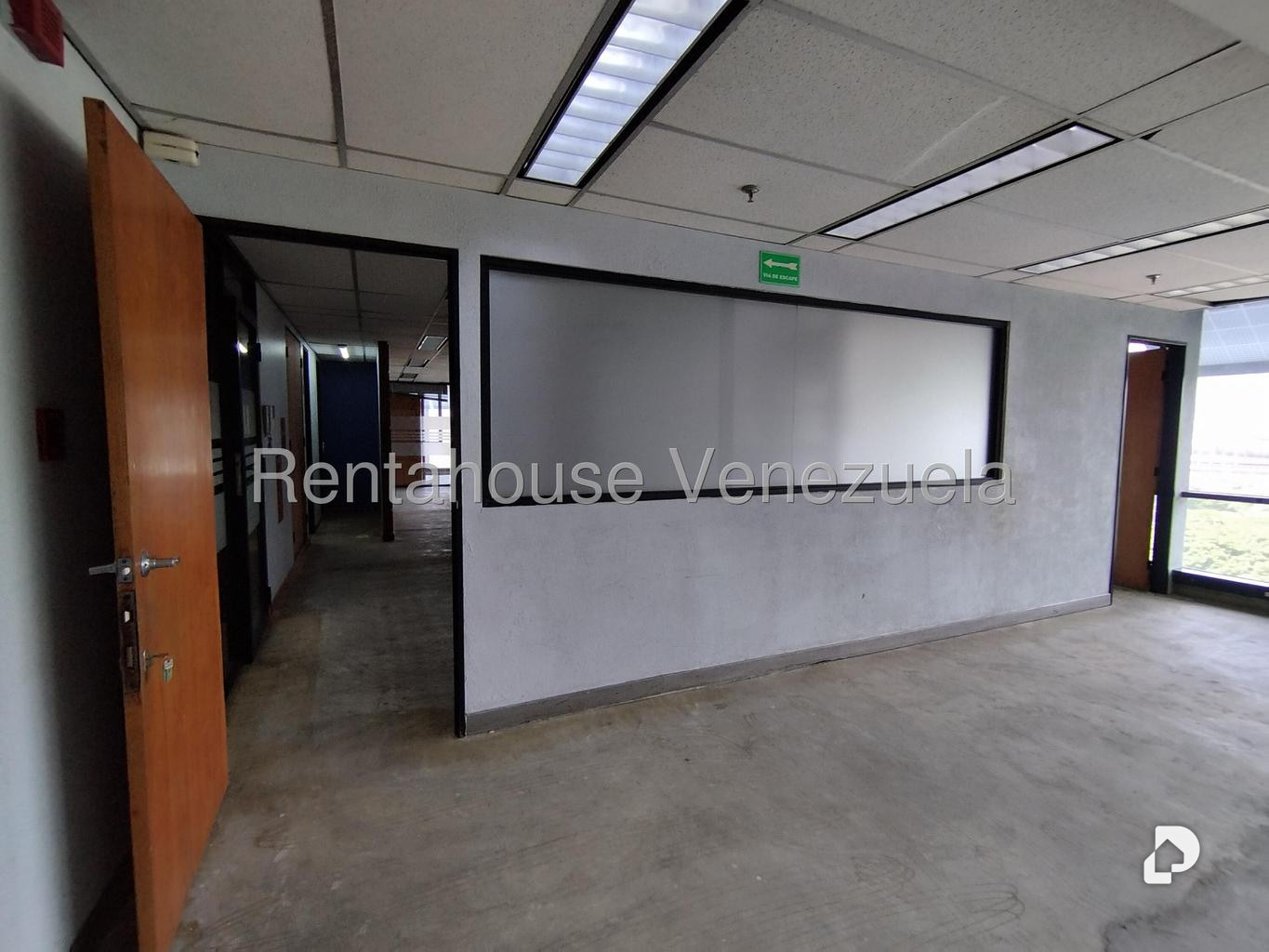Oficina en Plaza Venezuela, Caracas – 17